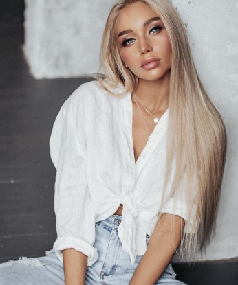 Виктория, 20 лет, 3 размер груди